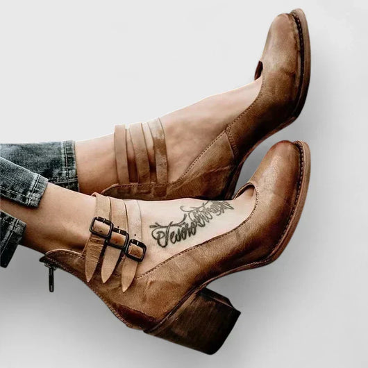 Janelis pumps med blockklack