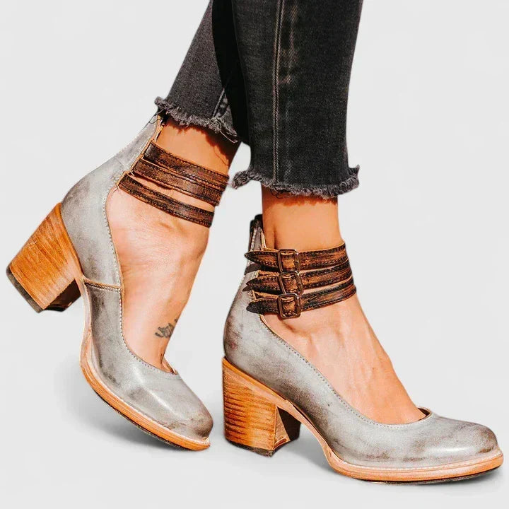 Janelis pumps med blockklack