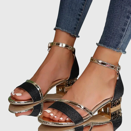 Helga sandaler med spets