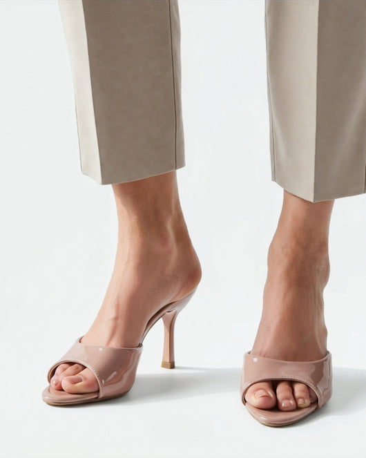 Gia pumps i konstläder