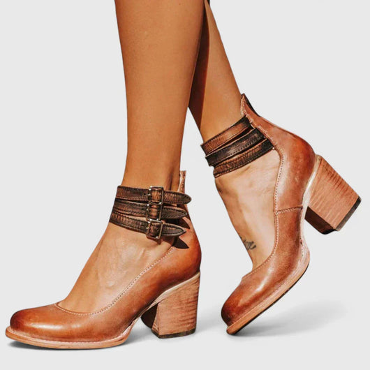 Janelis pumps med blockklack