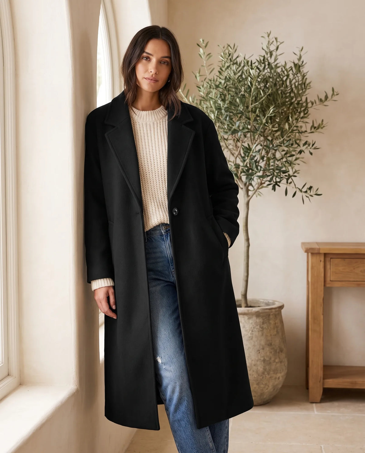 Astrid kappa i ylleoptik – oversized – svart