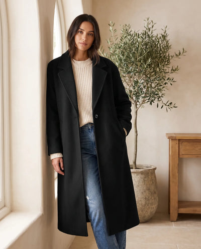Astrid kappa i ylleoptik – oversized – svart