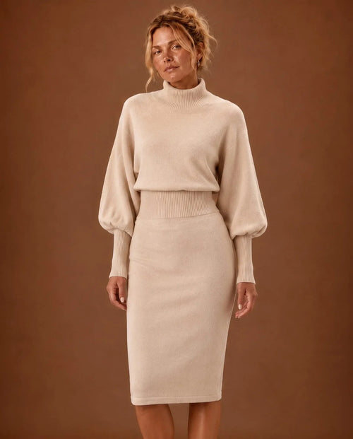 Elodie stickad midiklänning – polokrage – beige