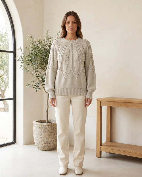 Isla kabelstickad tröja – rund hals – beige