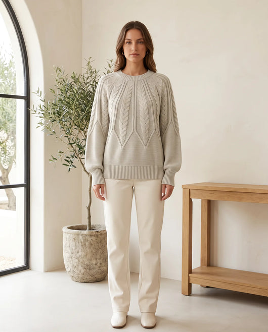 Isla kabelstickad tröja – rund hals – beige