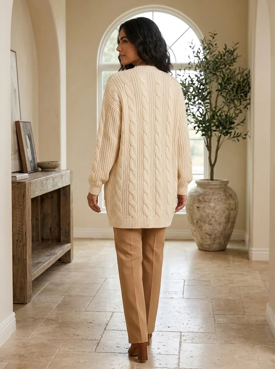 Juniper grovstickad kofta – kabelmönster – beige