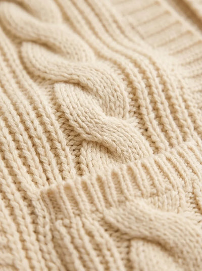 Juniper grovstickad kofta – kabelmönster – beige