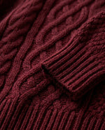Maren kabelstickad klänning – oversized i minilängd – bordeaux