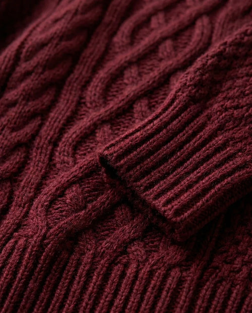 Maren kabelstickad klänning – oversized i minilängd – bordeaux