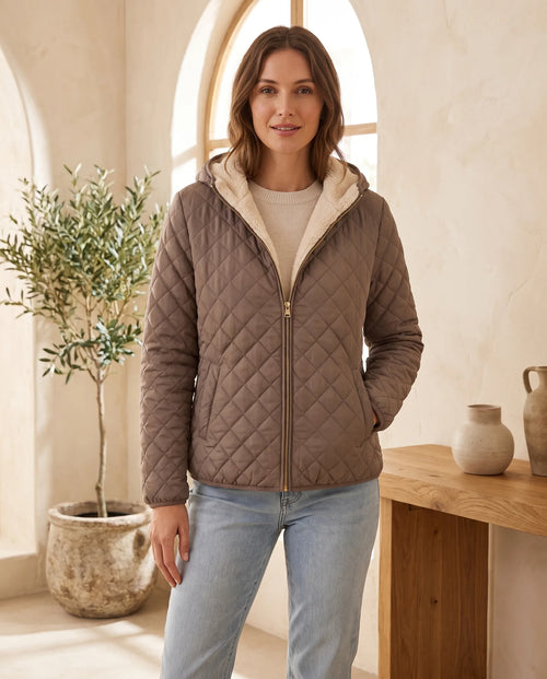 Freya kviltad jacka med huva – taupe