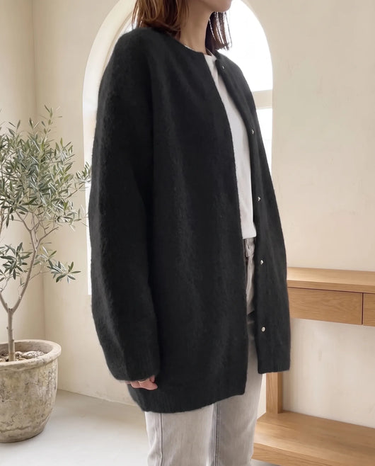 Wren stickad kofta – oversized med tryckknappar – svart