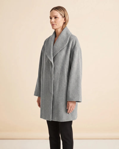 Opal kappa med sjalkrage i omlottlook