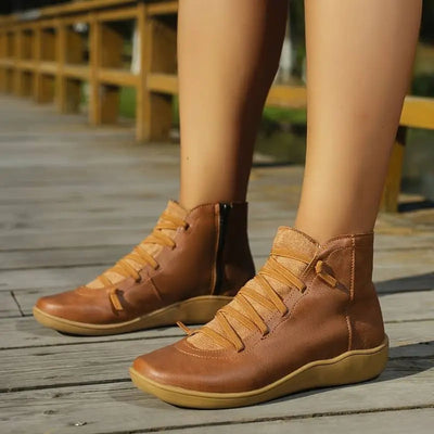 Clara boots i konstläder