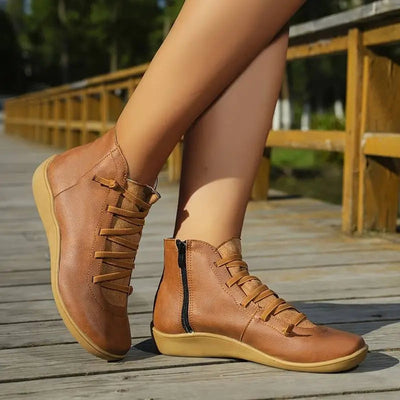 Clara boots i konstläder