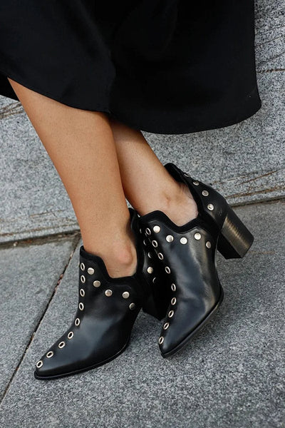 Charlotte boots i läder med blockklack