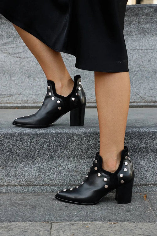 Charlotte boots i läder med blockklack