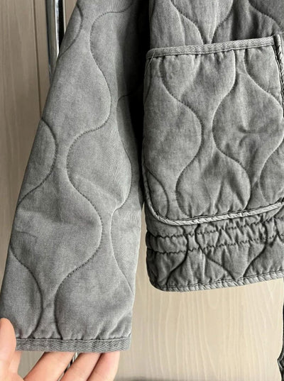 Lena kort quiltad jacka med ståkrage