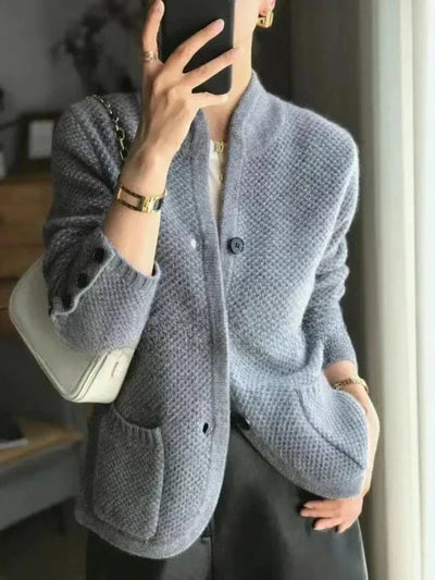 Johanna stickad kofta i stickat – beige