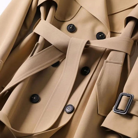 Frieda trenchcoat med knappslå