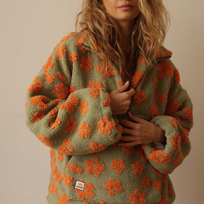 Emilia sherpatröja – oversized med blommönster