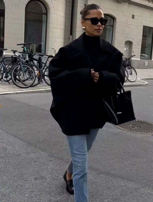 Marie oversized ullkappa – knäppning i höstfärger
