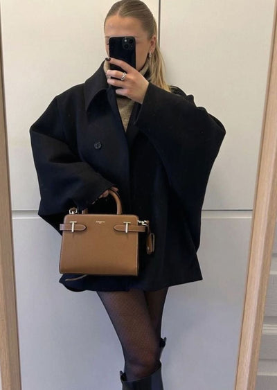 Marie oversized ullkappa – knäppning i höstfärger
