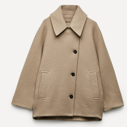 Marie oversized ullkappa – knäppning i höstfärger