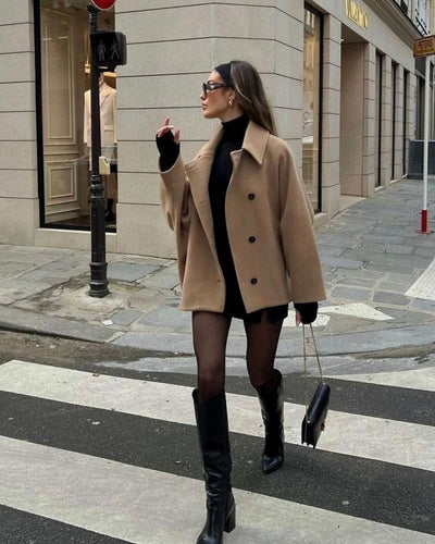 Marie oversized ullkappa – knäppning i höstfärger