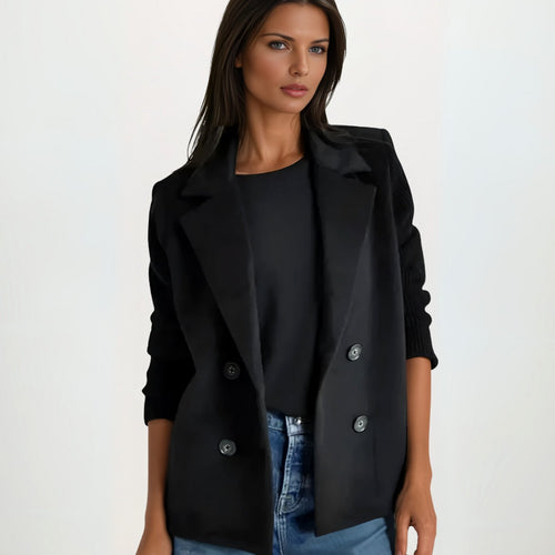 Nora stickad kavaj – dubbelknäppt med ribbade ärmar