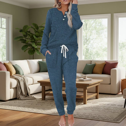 Annika set i stickat