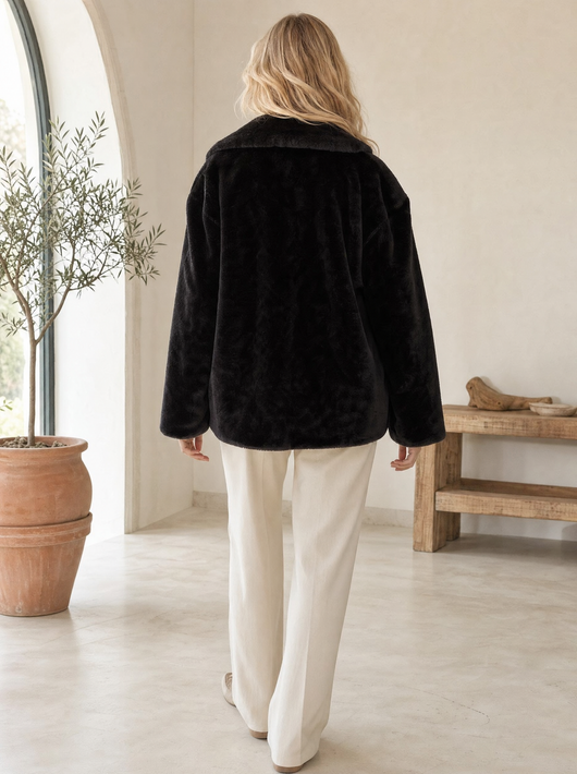 Emilia teddyjacka – oversized med stor slagkrage