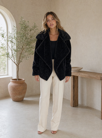 Emilia teddyjacka – oversized med stor slagkrage