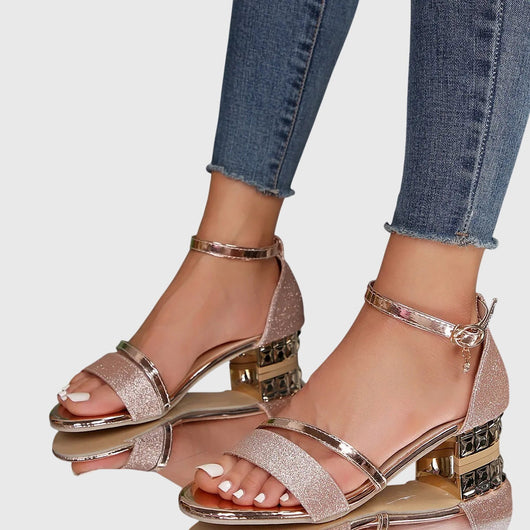 Helga sandaler med spets