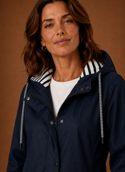 Trenchcoat med huva – smal linje