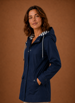 Trenchcoat med huva – smal linje