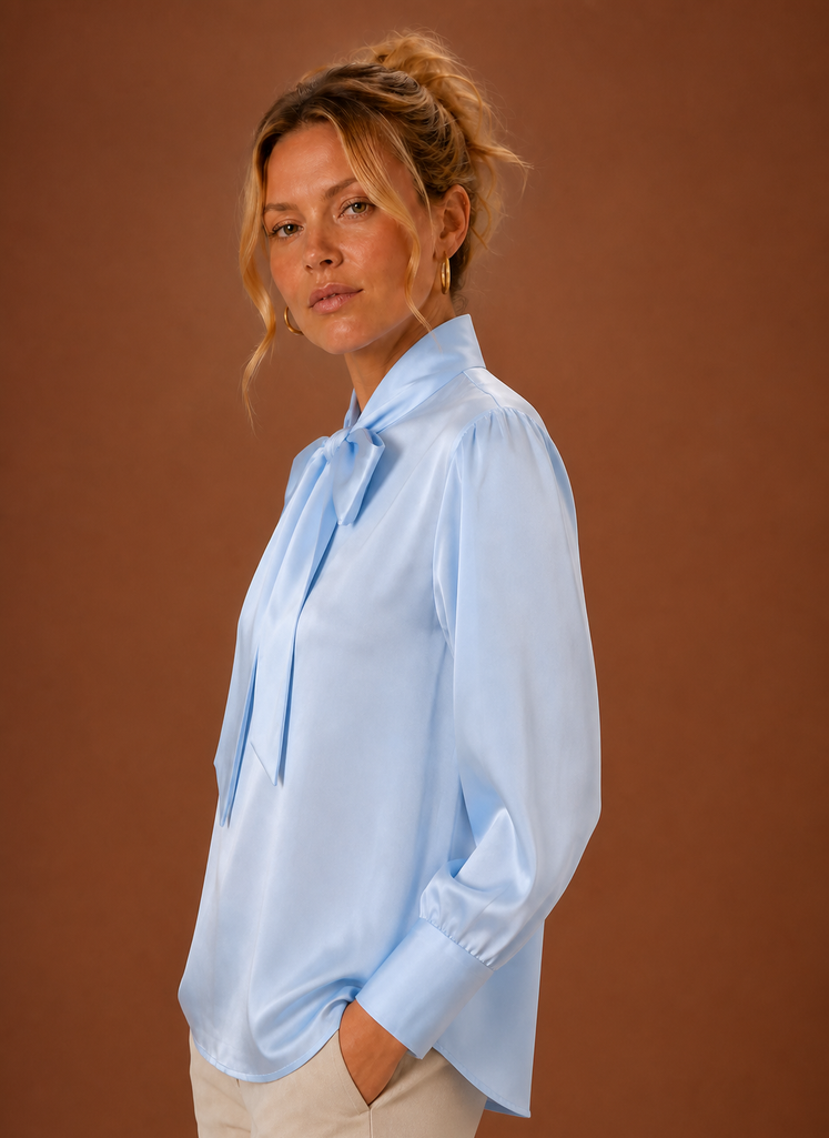 Blus i satinlook med rosett