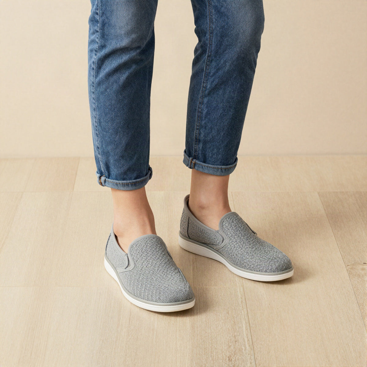 Tuva slip-on i textil – Grå