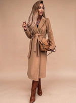 Charlotte elegant lång trenchcoat med knytskärp