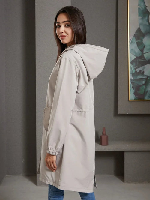 Emilia trenchcoat med huva