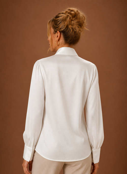Blus i satinlook med rosett