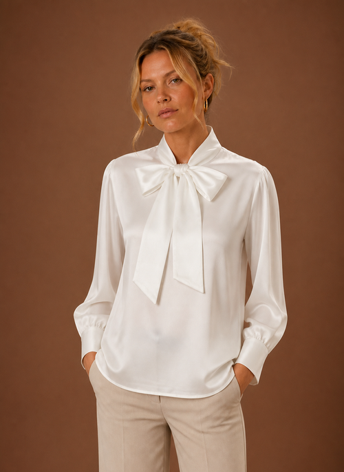 Blus i satinlook med rosett